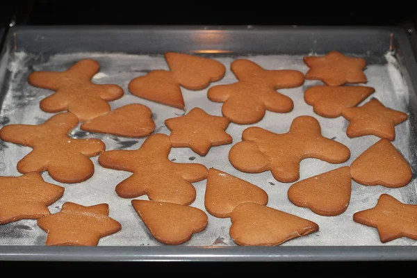 Making gingerbread cookies for Christmas — Stock Photo, Image