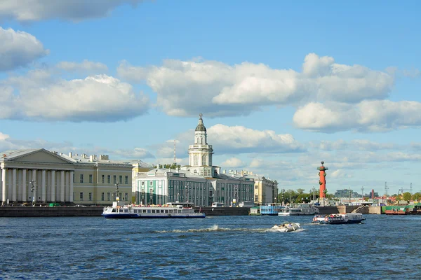 St. Petersburg, University embankment — Stock Photo, Image