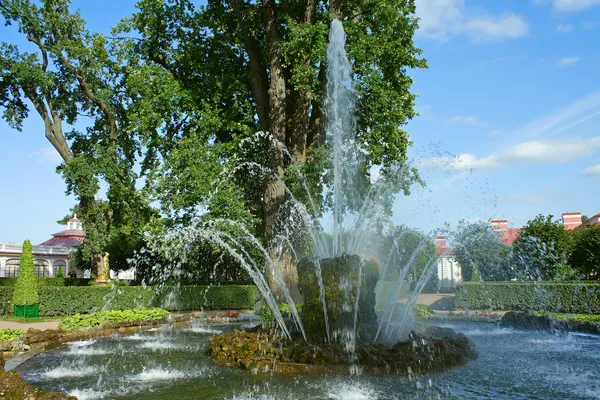 Peterhof, fonte "Sheaf " — Fotografia de Stock