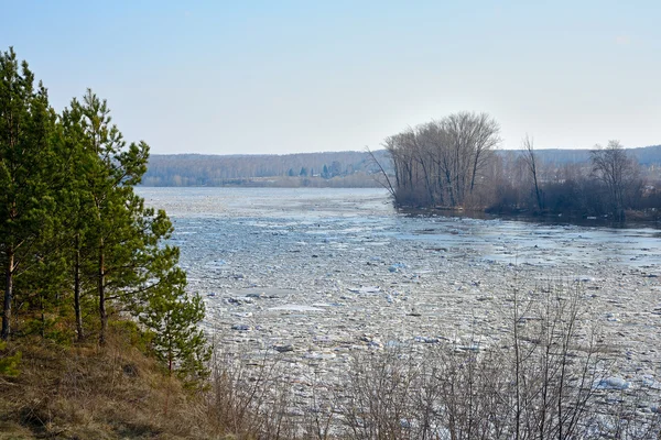 Deriva de gelo no rio — Fotografia de Stock