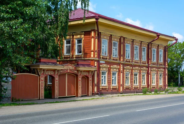 Tomsk Una Antigua Casa Residencial Varios Apartamentos Madera Después Restauración —  Fotos de Stock