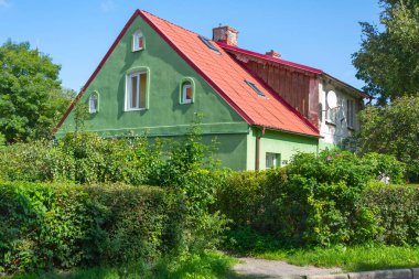 Kalininingrad bölgesindeki Zelenogradsk tatil köyündeki apartman binası.