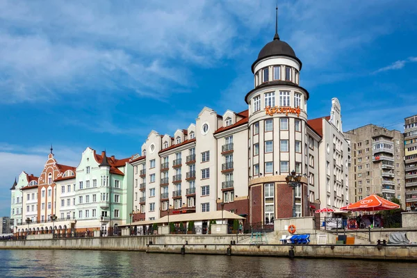 Kaliningrado Rusia Agosto 2017 Edificios Modernos Terraplén Del Río Pregolya —  Fotos de Stock