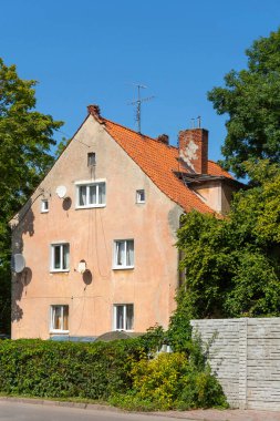 Kalininingrad bölgesindeki Zelenogradsk tatil köyündeki apartman binası.