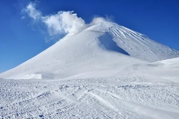 Vulkanen på vintern — Stockfoto