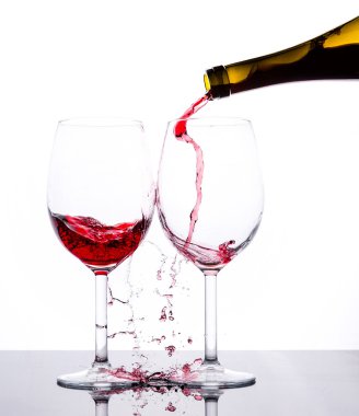 kırmızı şarap dökme
