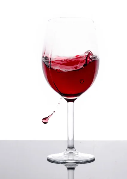 Spostamento bicchiere di vino rosso — Foto Stock