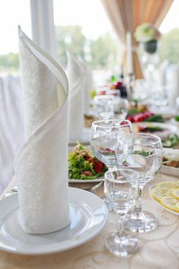 Düğün için küme tablolar