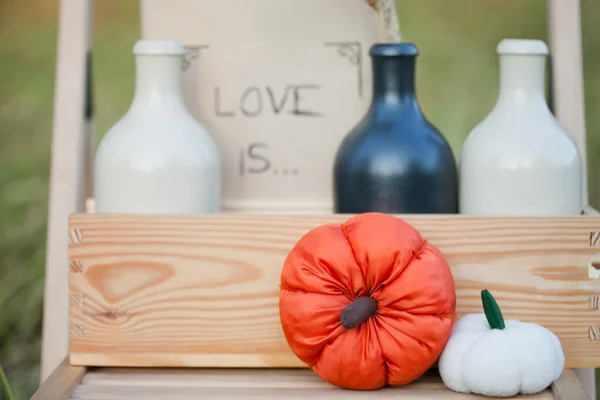 Geoogste pompoenen versieren — Stockfoto