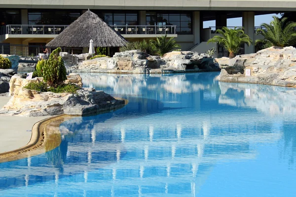 Resort med pool — Stockfoto