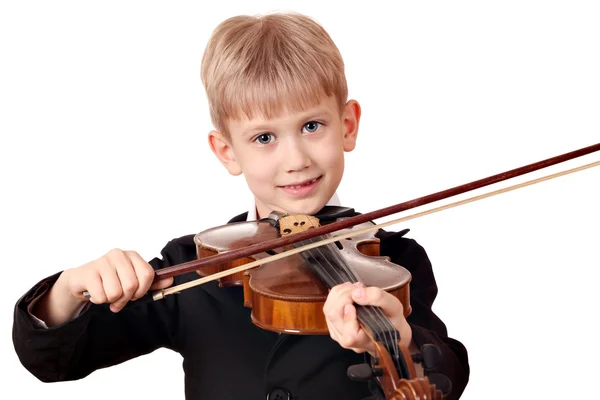 Мальчик играет скрипичный портрет на белом — стоковое фото