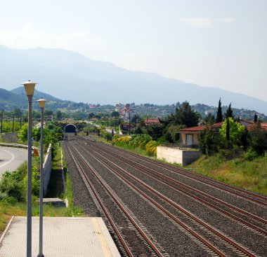 Demiryolu tüneli ve Kavşağı ile