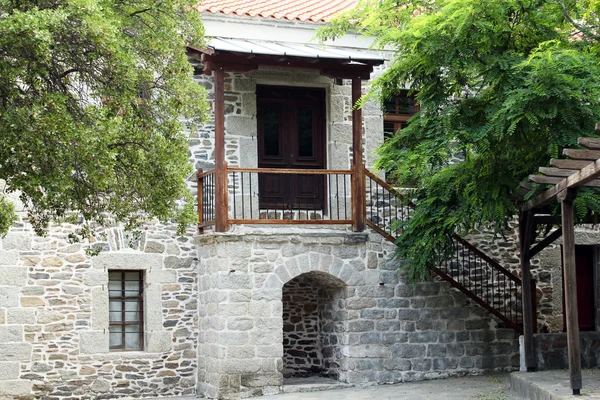Entrada antigua casa de piedra griega — Foto de Stock