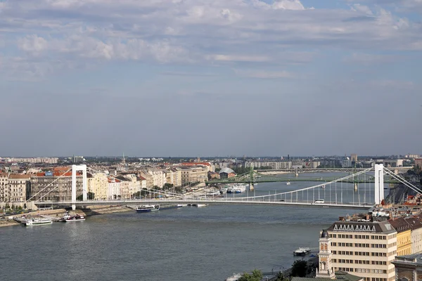 Budapeste Pontes Sobre Paisagem Urbana Rio Danúbio — Fotografia de Stock