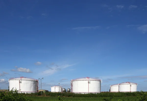 Oil tanks on field industry zone — Stock Photo, Image