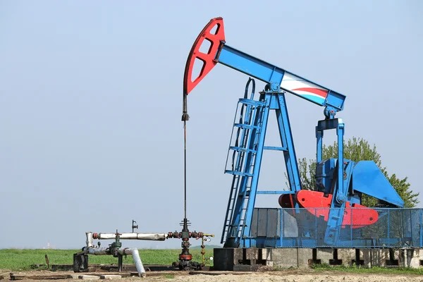 Oljefält Med Olja Pump Jack — Stockfoto