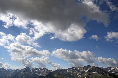 Bad Gastein Avusturya 'nın İnatçı Dağları manzarası