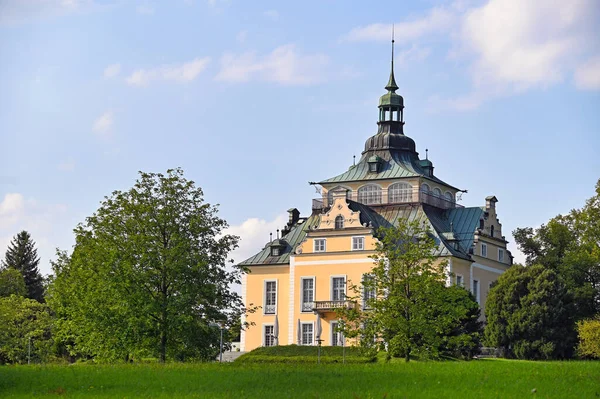 Gmunden Yukarı Avusturya 'daki Villa Toscana binası.