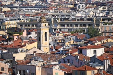 Güzel şehir manzarasında eski bir kasaba.