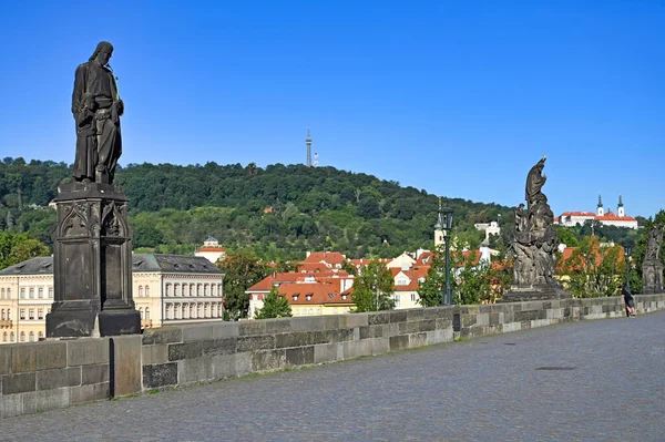 Памятник Карловом Мосту Праге — стоковое фото