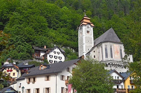 Staré Domy Kostel Obci Hallstatt Rakousko — Stock fotografie
