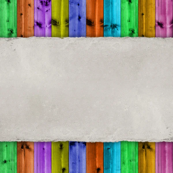 Hoja de papel en blanco sobre fondo de madera colorido — Foto de Stock