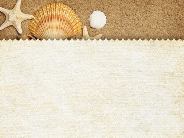 Yaz arka plan - kum üzerinde boş kağıt sayfası — Stok fotoğraf