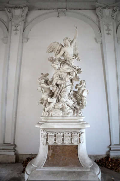 Estatua en el Palacio Belvedere — Foto de Stock