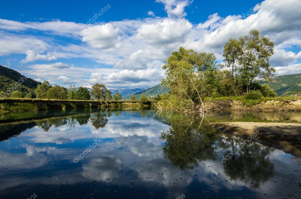 il fiume che scarica il lago maggiore