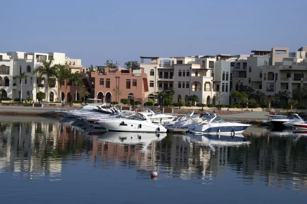 Boote in der Tala-Bucht. aqaba, jordanisch. — Stockfoto