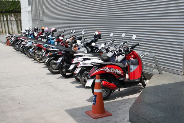 Motorcyklar parkerade. Pattaya. — Stockfoto