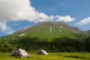 mount oshten yakınında çadır