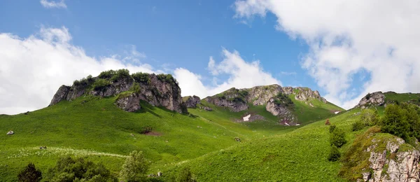 Berglandschap. noordelijke Kaukasus, Zuid-Rusland — Stockfoto