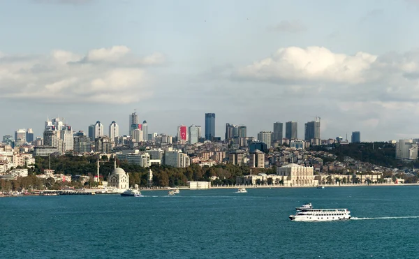 İstanbul siluetinin panorama — Stok fotoğraf
