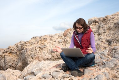 Açık çalışan kadın