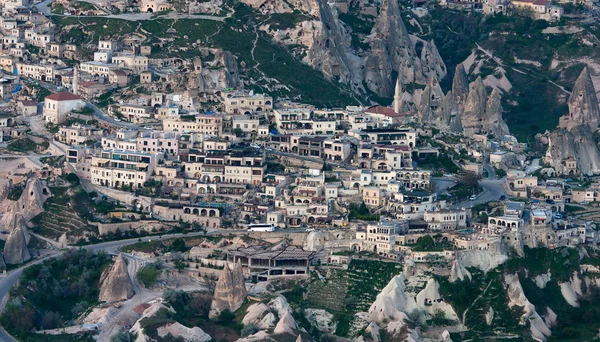 Hot air balloons rise over valley, Turkey — Stock Photo, Image