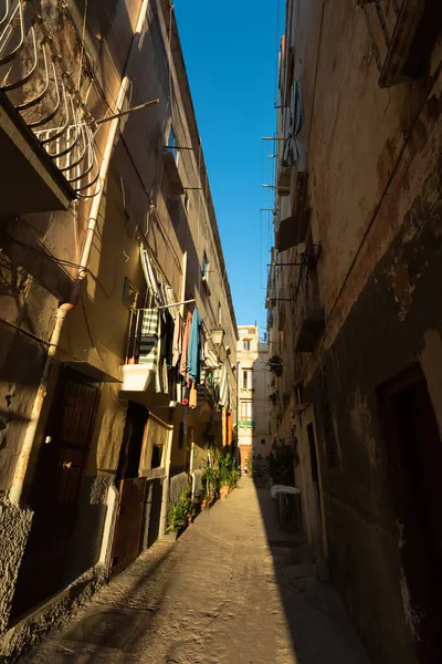 Úzká Italská Ulice Starém Městě Taranto Itálie — Stock fotografie