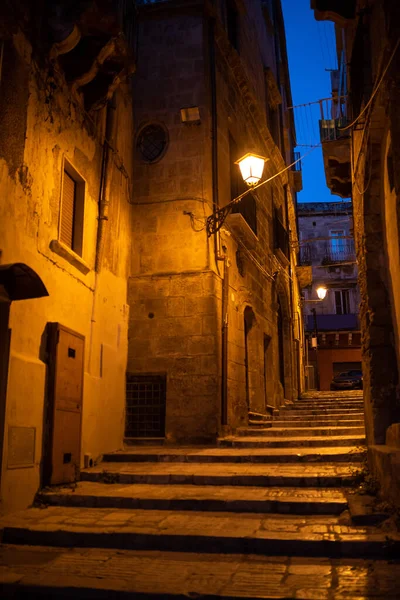 Taranto Παλαιοί Δρόμοι Της Πόλης Νύχτα — Φωτογραφία Αρχείου