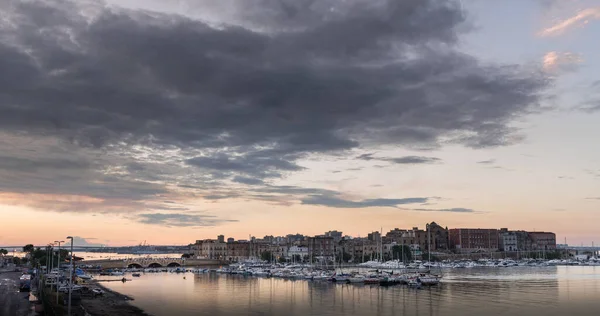 イタリアのタラントの海港 — ストック写真