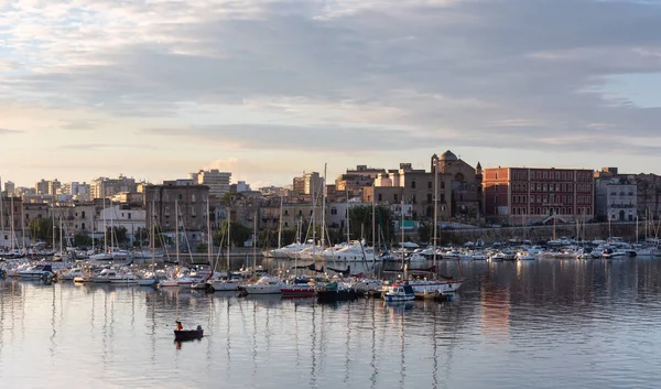 Port Morski Statki Łodzie Świcie Morskie Miasto Taranto — Zdjęcie stockowe