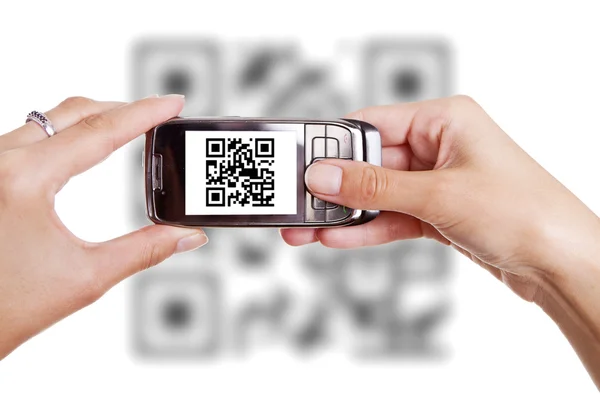 Digitalização de código QR com telefone móvel — Fotografia de Stock