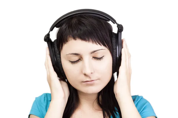 Хорошая музыка. Женщина наслаждается музыкой . — стоковое фото