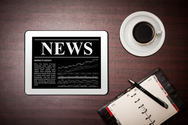 News on digital tablet. — Stock Photo, Image