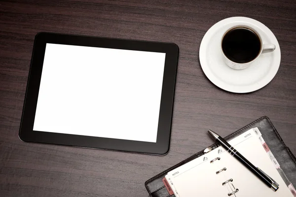 Tableta vacía y una taza de café en la oficina — Foto de Stock