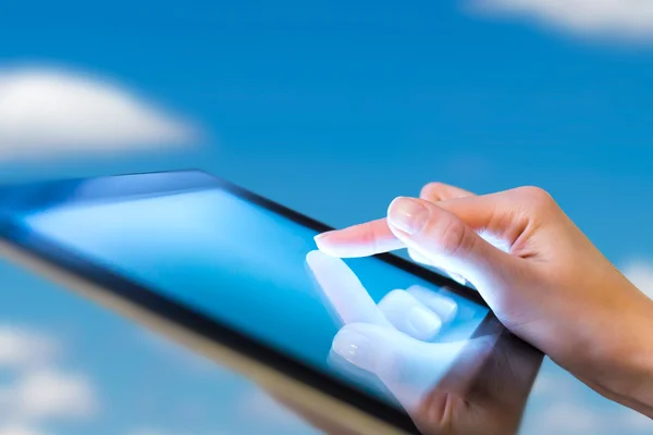 Woman holding digital tablet, closeup — Stock Photo, Image