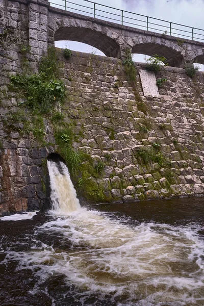 Staudamm Fluss Lomnica Karpacz — Stockfoto