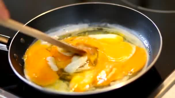 煮熟的鸡蛋 — 图库视频影像