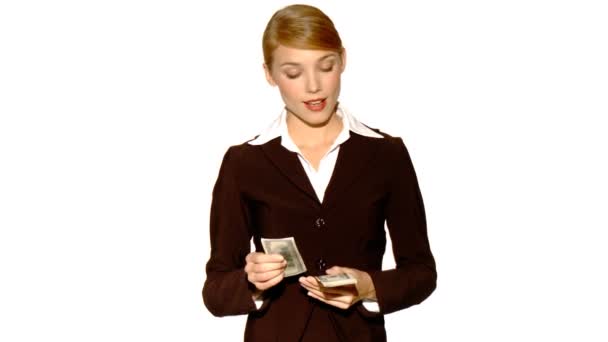 Красива молода бізнес-леді рахує гроші — стокове відео