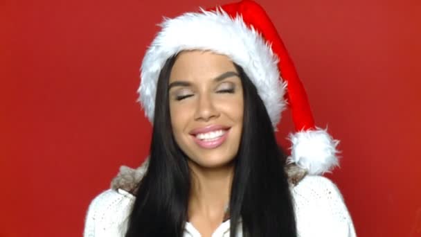 Porträtt av vacker sexig tjej jultomten hatt — Αρχείο Βίντεο