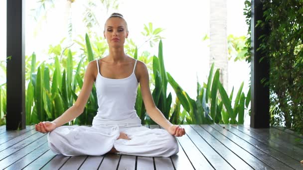90,562 Meditation Videos, Royalty-free Stock Meditation Footage | Depositphotos 90,562 Meditation Videos, Royalty-free Stock Meditation Footage | Depositphotos